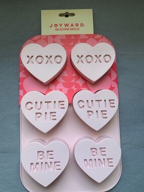 🆕- Joyward Pink Silicone Heart Molds
